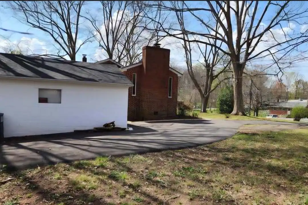 8405 Rugby Rd - View 4