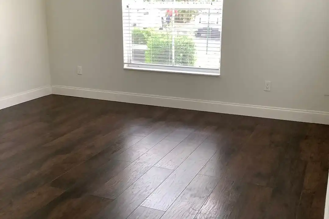 Apartment in Tamarac - View 3