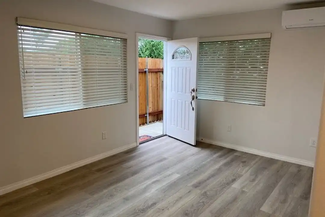 734 E Princeton St unit B - View 2