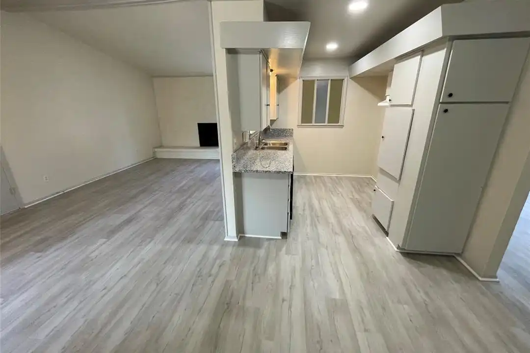 House in Dallas - View 5