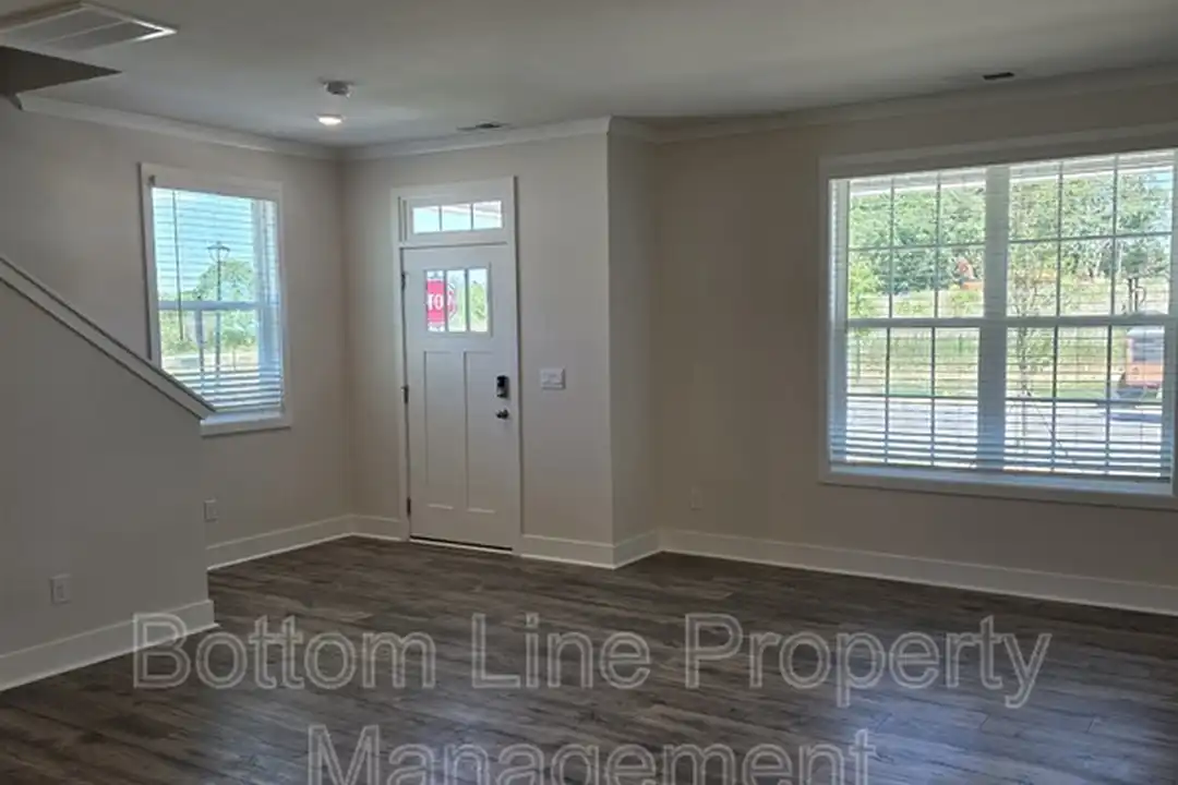 1010 Whistling Pl - View 5