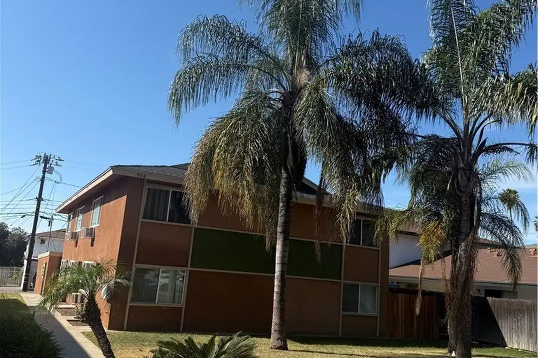 914 W Pine St - View 2