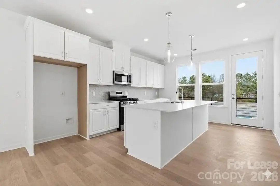411 Silver Star Blvd - View 3