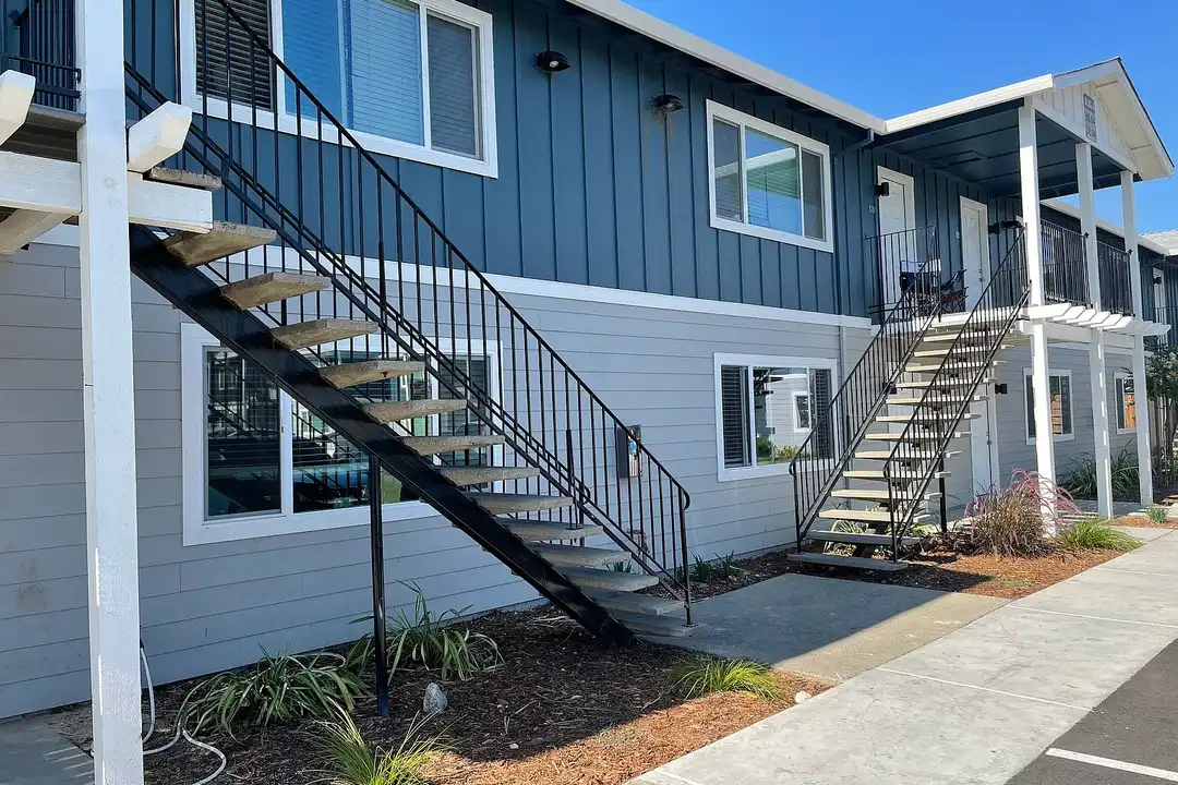 Sutter Commons Apartments - View 6