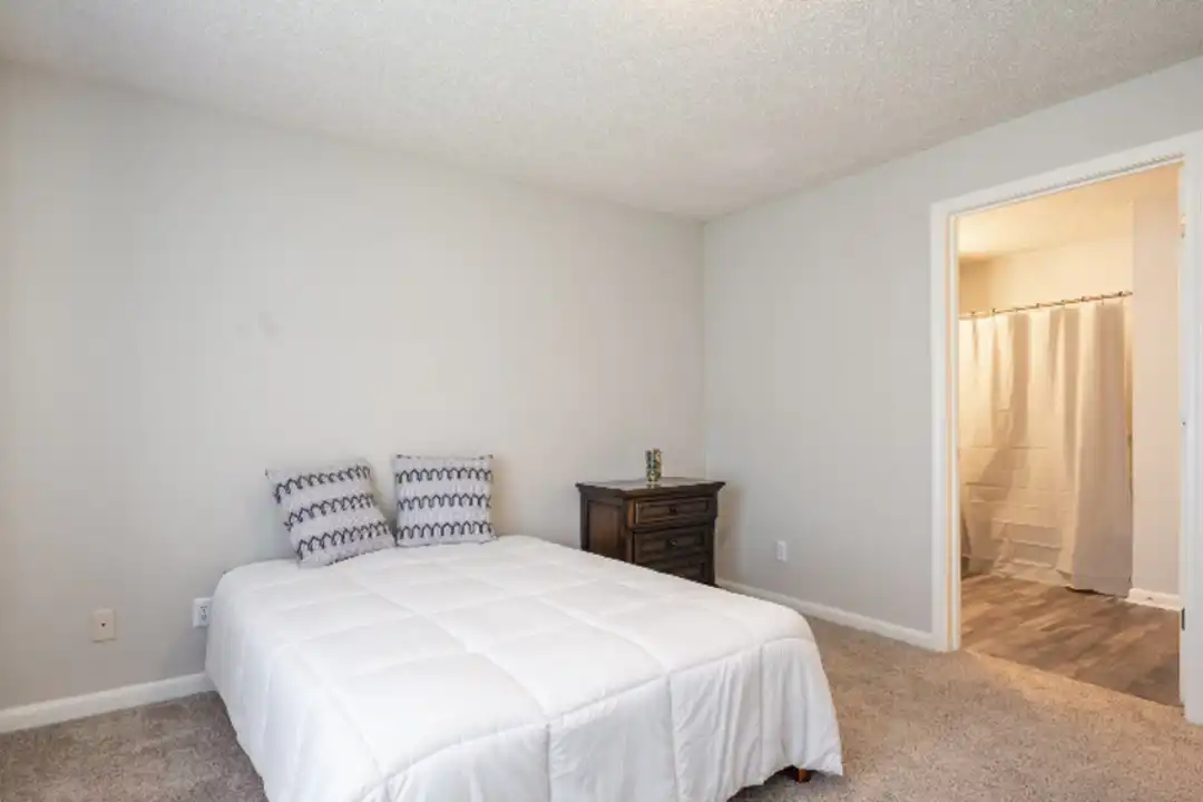 401 Columbiana Dr unit 102 - More