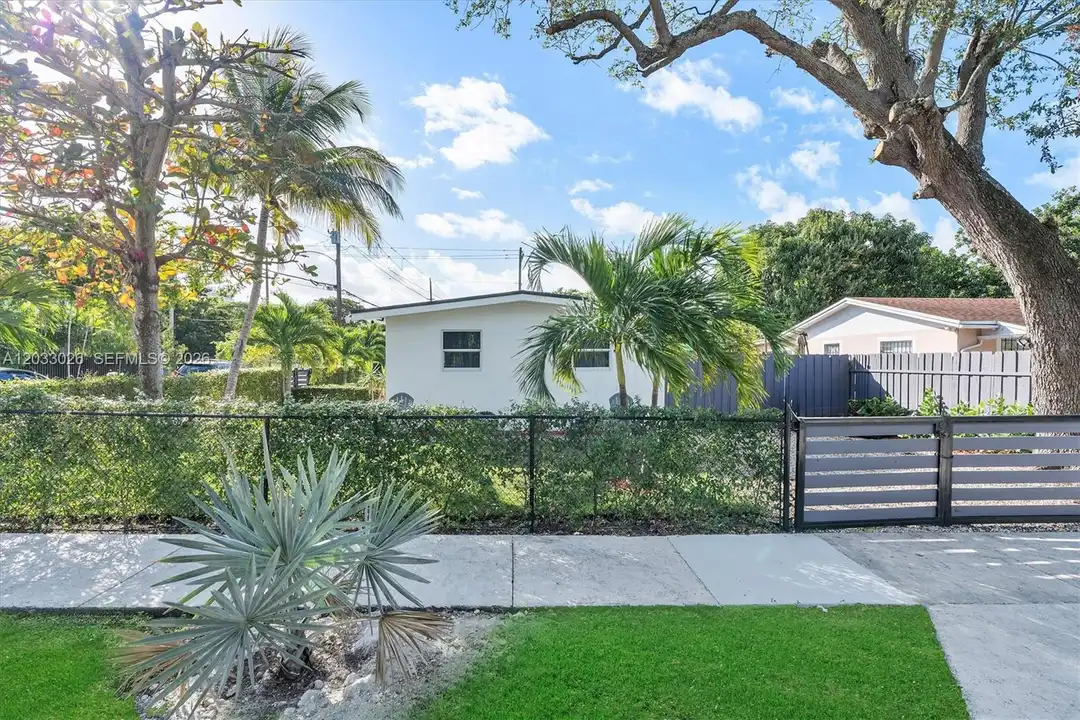 4284 NW 1st Ave unit 4284 - View 3