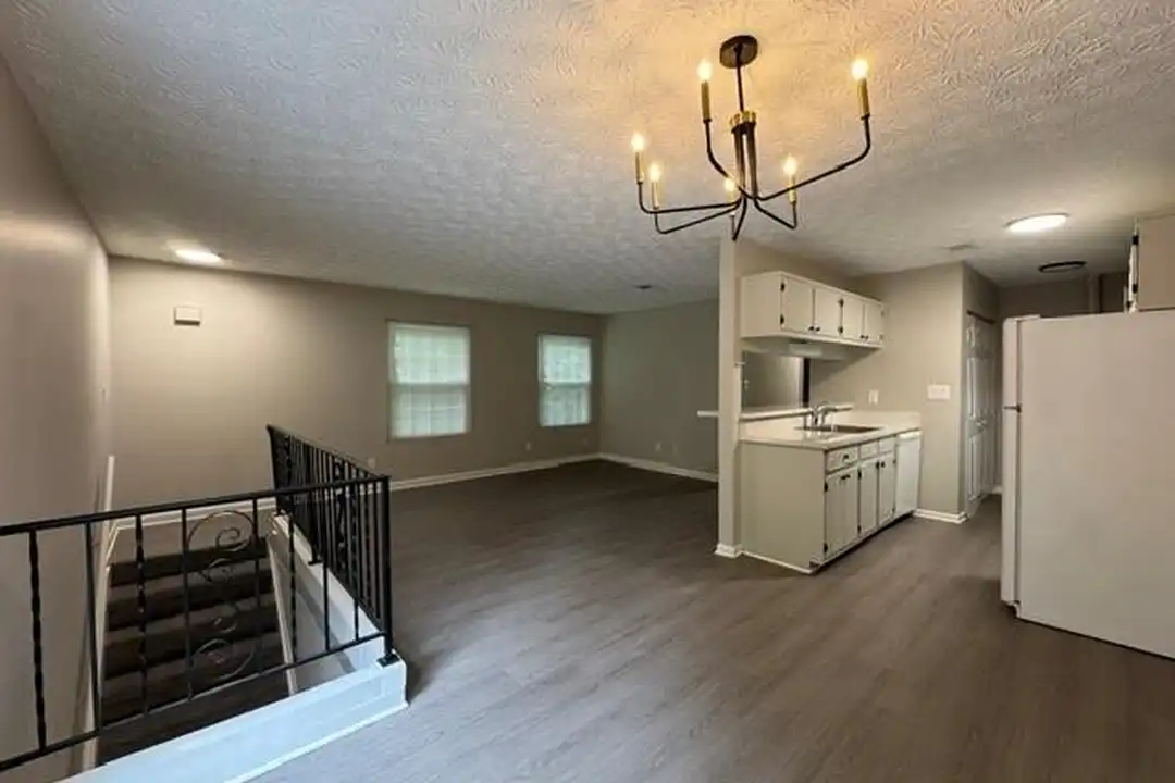 662 Bellemeade Dr SW unit D - View 2