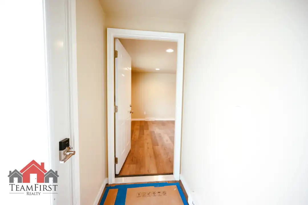 2022 Terry Ln - View 3