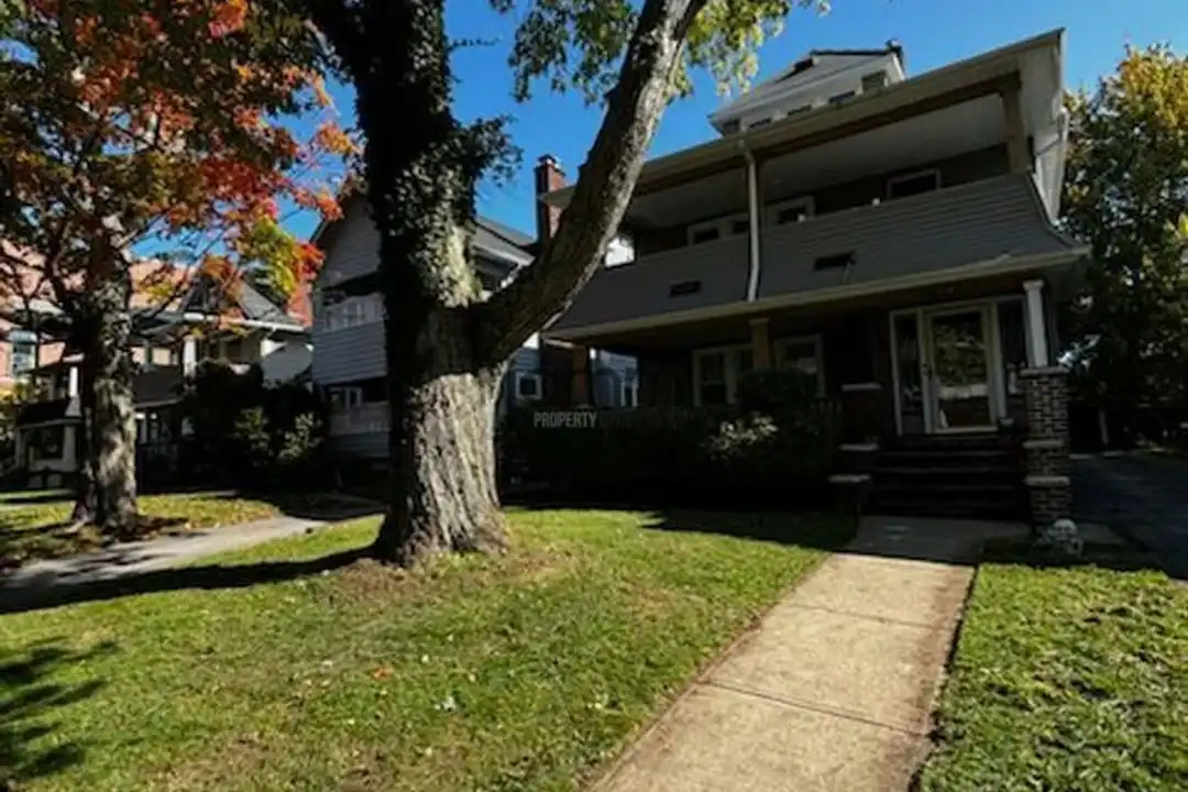 2181 Edgewood Rd – photo 1 of 16