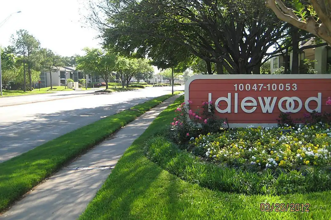 Apartment in Houston - More