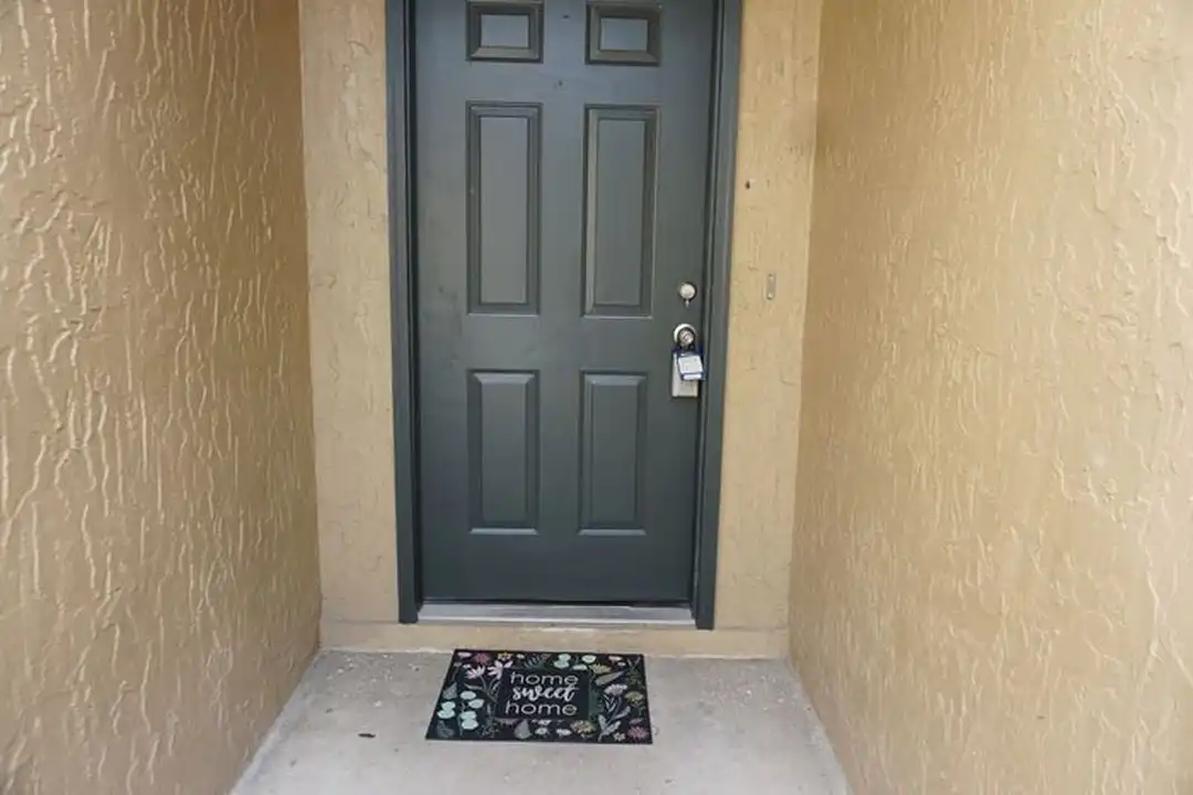 5539 Pinebay Cir N - View 2