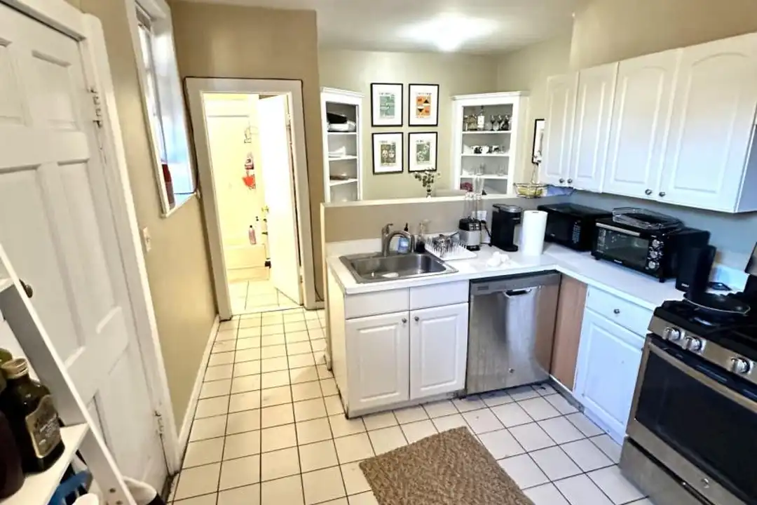 Apartment in Brookline - View 4