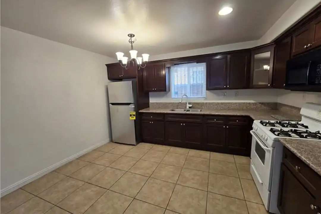 House in Los Angeles, Broadway-Manchester - View 5