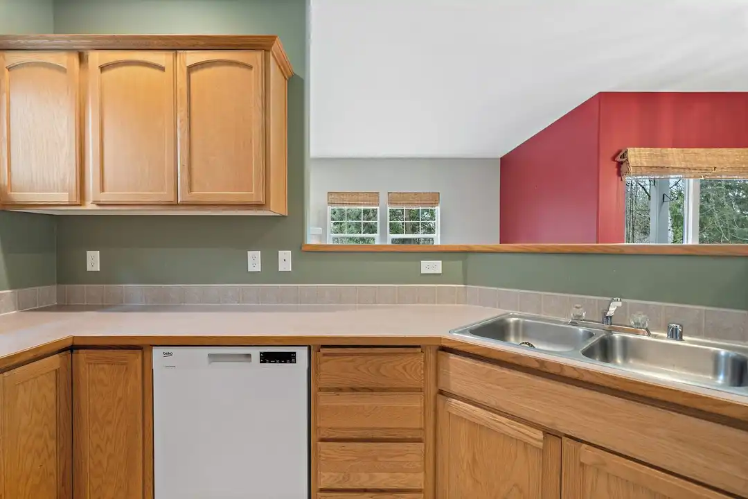 10618 NE Kingston Meadow Cir - More