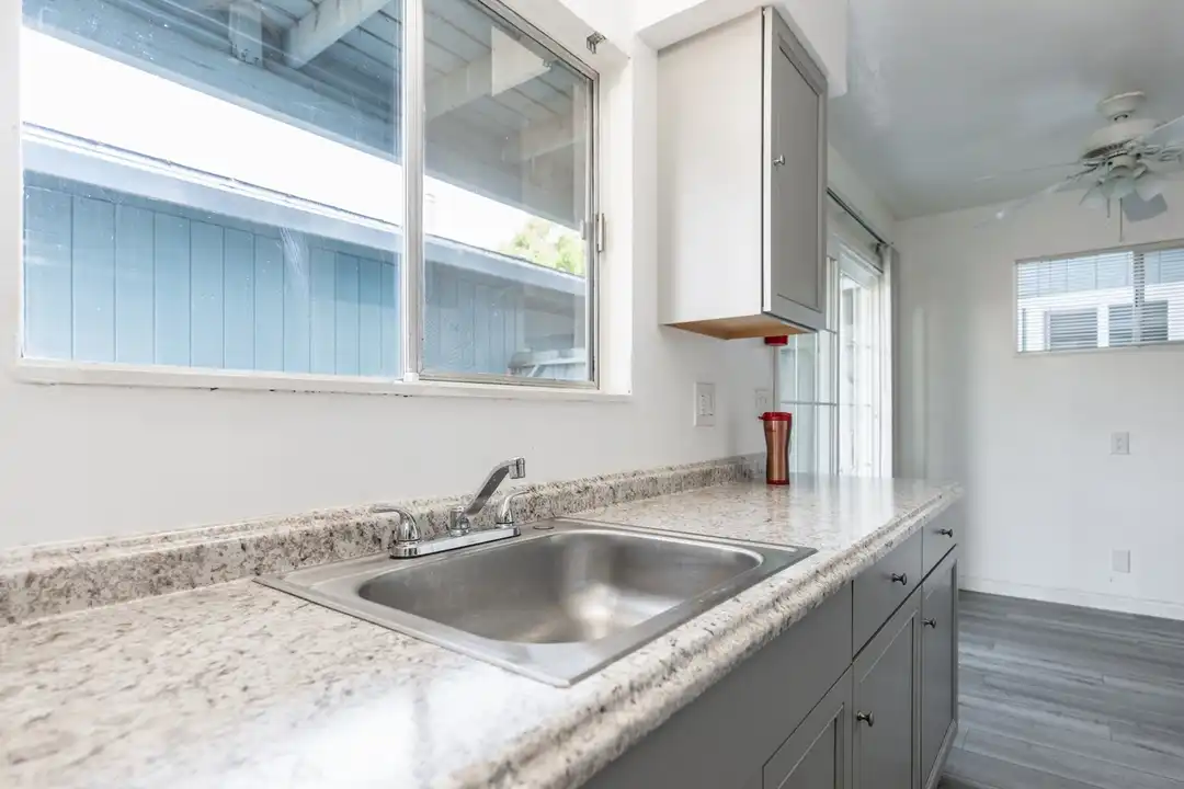 927 Delport Ave unit 2 - View 2