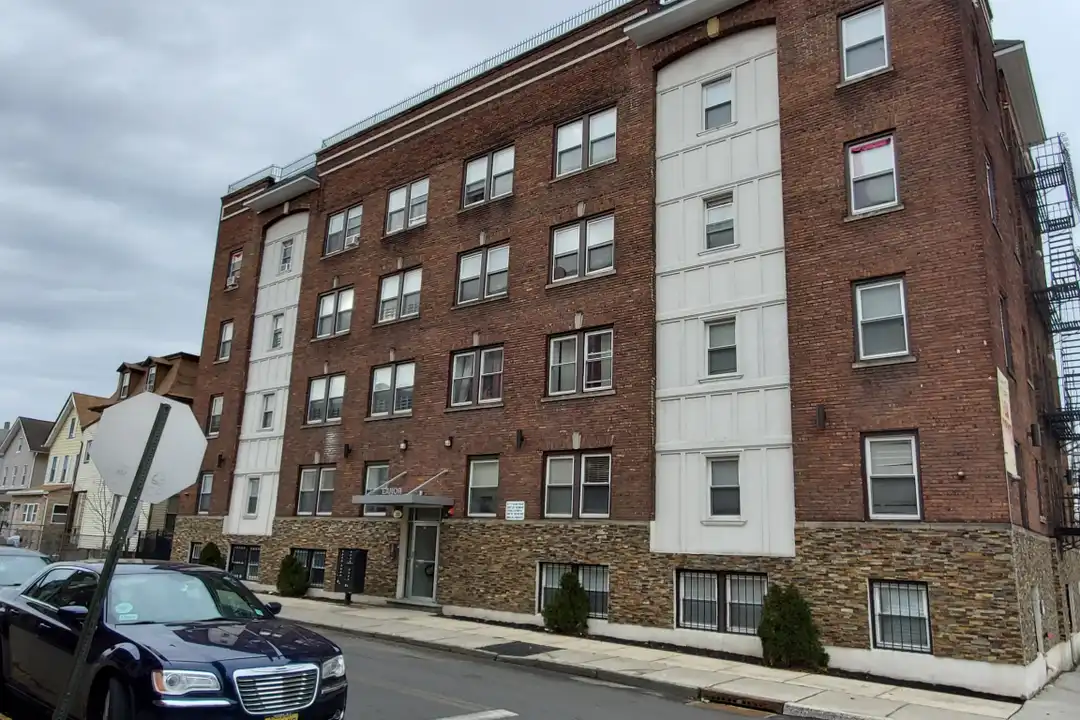39 N Burnett St unit b – photo 1