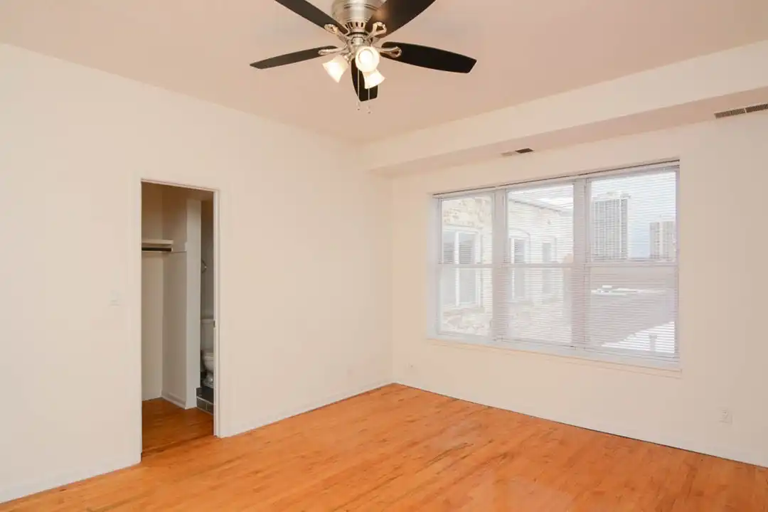 1553 N Mohawk St unit CA10 - View 6