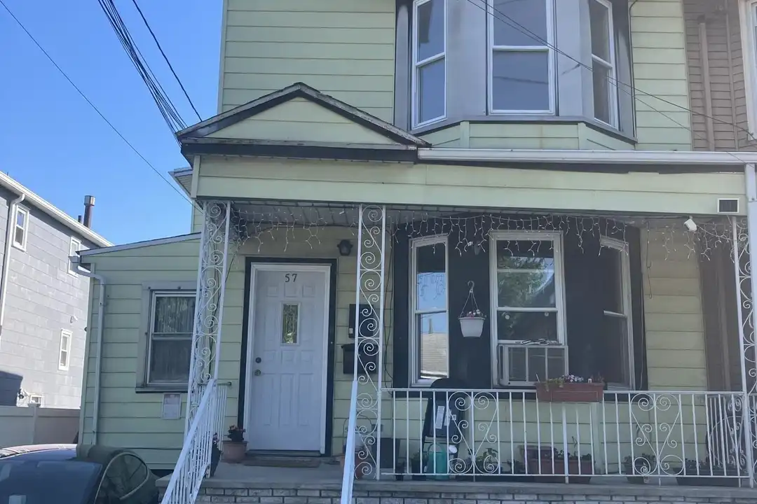 57 Silver St #2 – photo 1