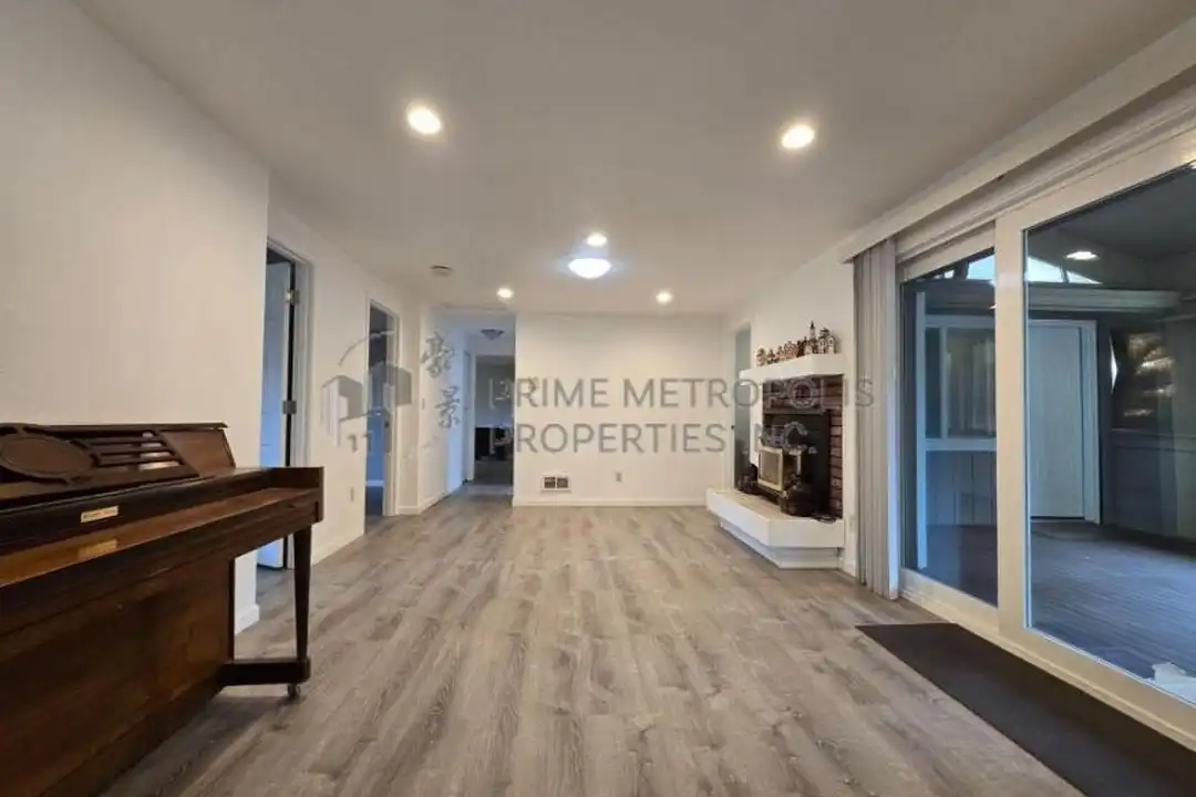 12925 158th Ave SE - View 5