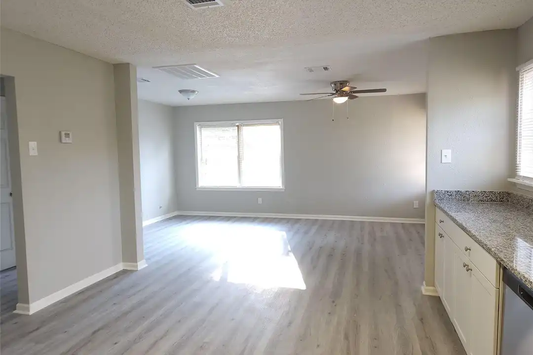 6301 Anderson St - More
