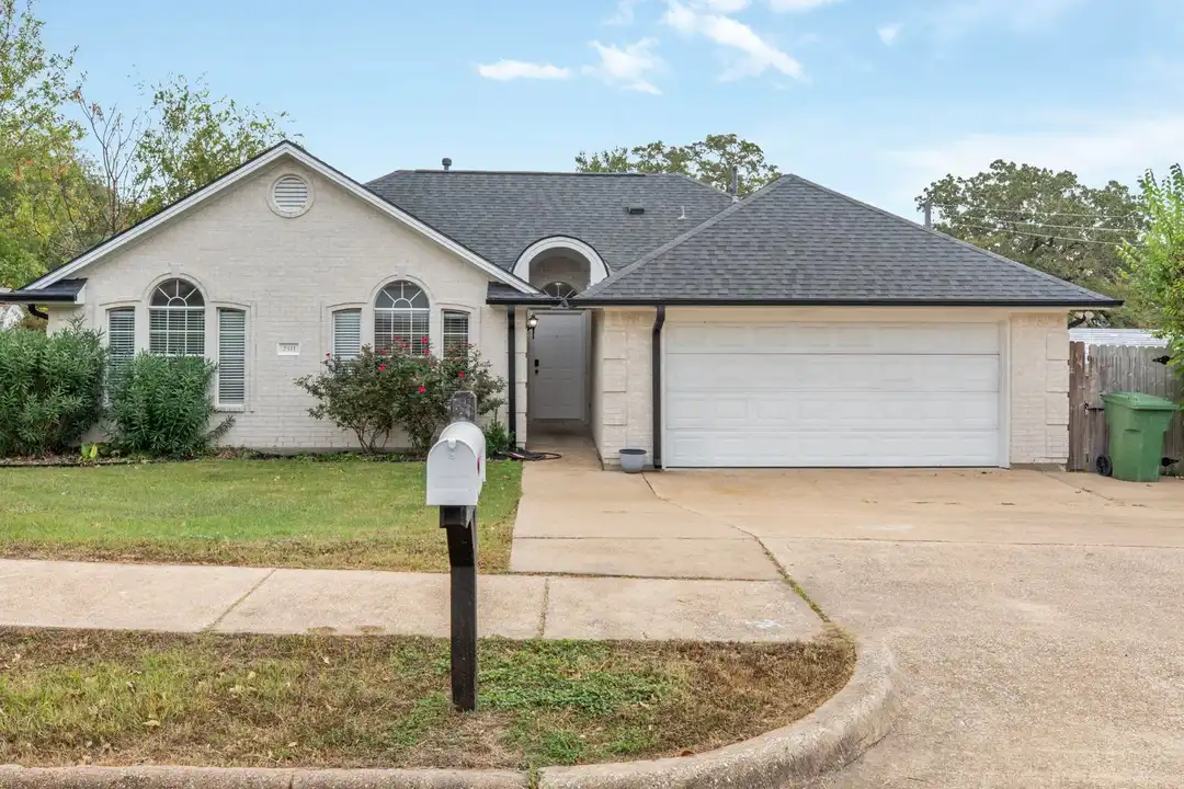 2511 Westwood Main Dr – photo 1