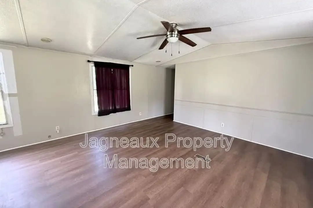 House in Dequincy - More
