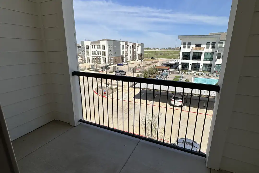 2731 E Sherman Dr unit 817 - More