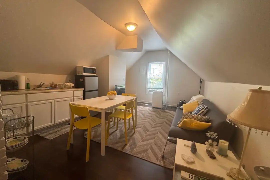 11710 Buckingham Ave unit 3rd Floor – pohled 6