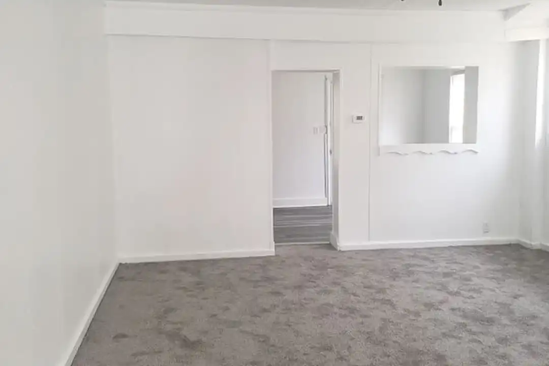 209 W Cedar Ave - View 5