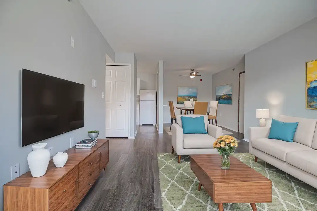 University Club Apartments 4707 Anthony Wayne Dr Detroit, MI Rent.(00)