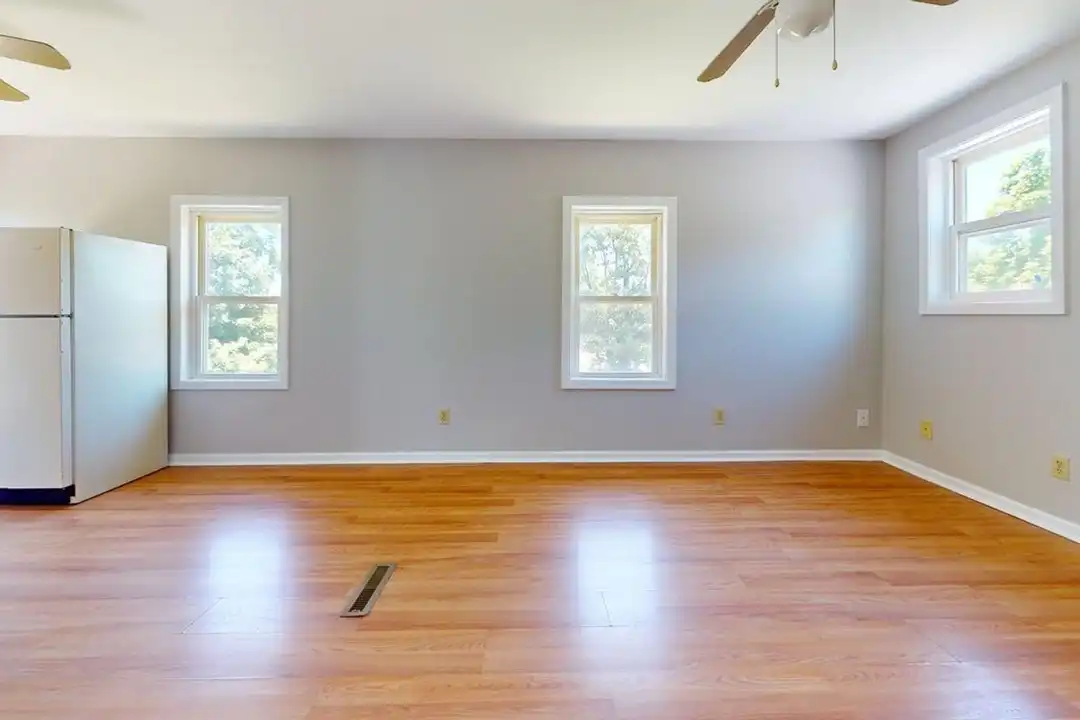 1104 4th St SW unit Unit 2 - UP – photo 1 of 9