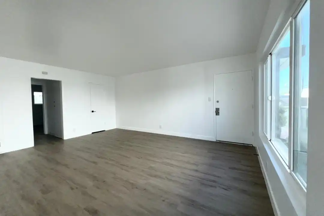 10018 Foster Rd - View 6