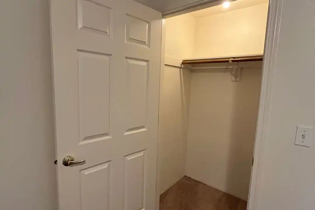 1301 SE Ellsworth Rd - More