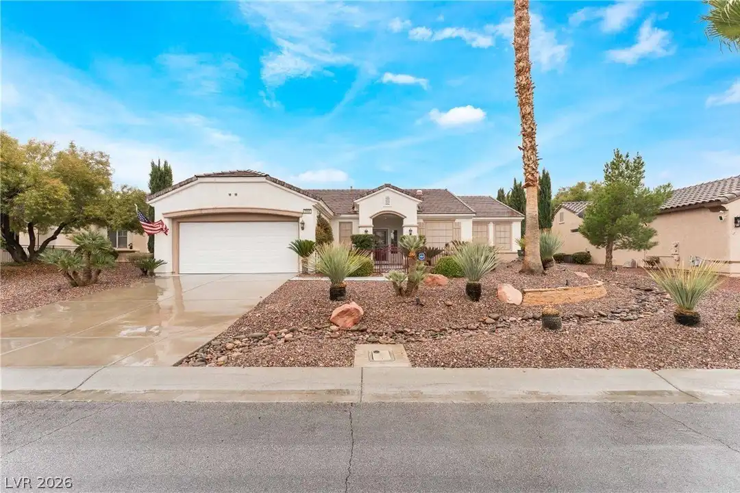 2565 Leighton Ave - View 2