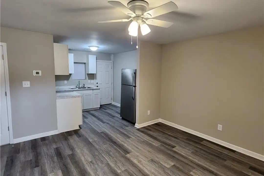 4916 Schmidt St - View 2