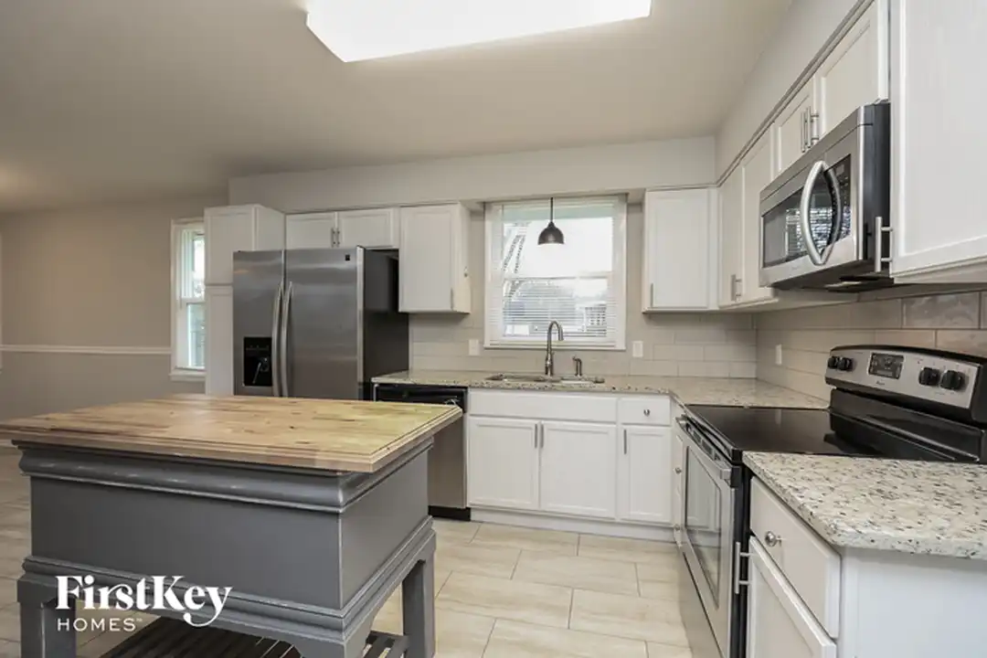 159 Wessington Pl - More