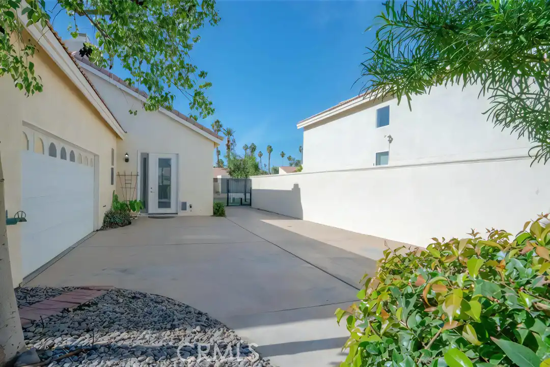 49142 Barrymore St - View 2