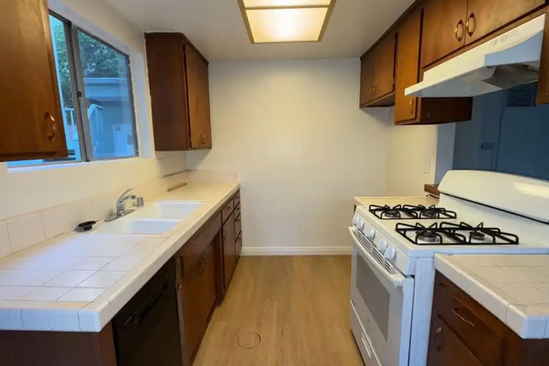 1625 Raymond Hill Rd unit # 5 - View 4