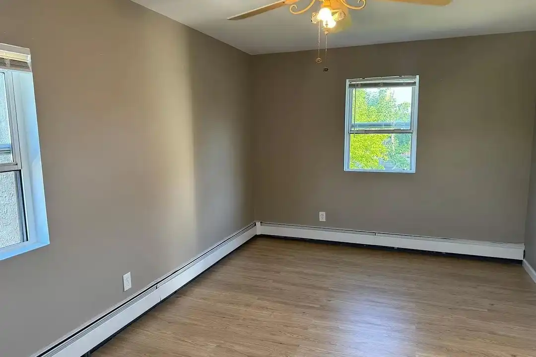 152 Throop St – photo 1 of 6