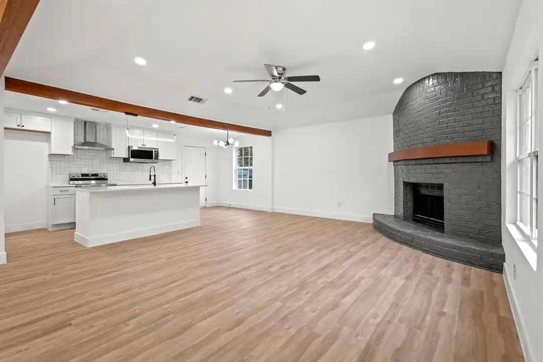 6000 Cool Springs Dr - View 4