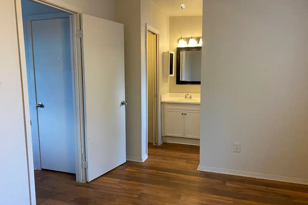 Apartment in Austin - More