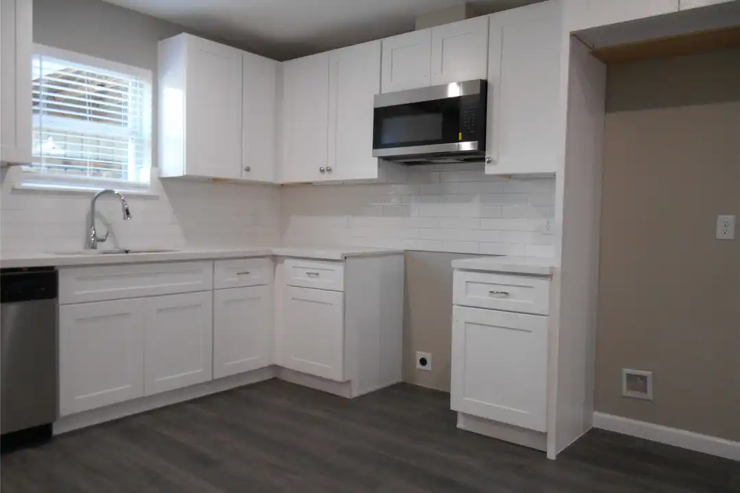 1547 Greenfield Rd - View 4