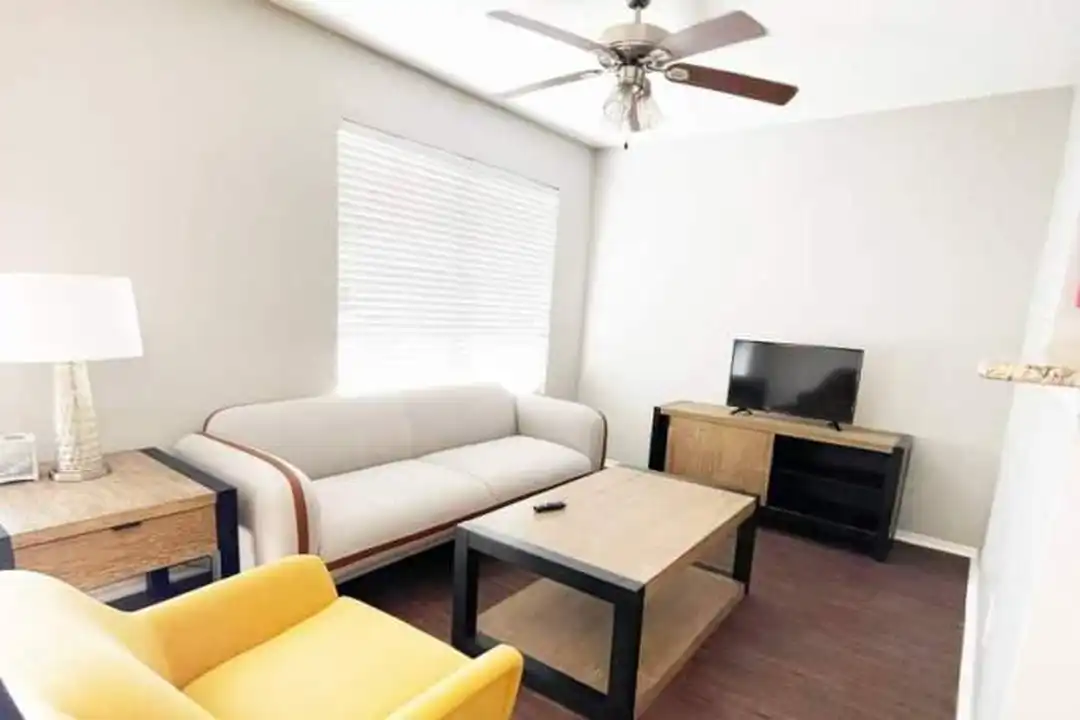 11411 Green Plaza Dr unit # 209 – photo 1