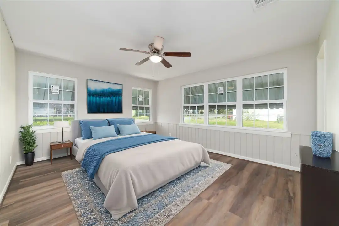 800 E Adoue Ave - More