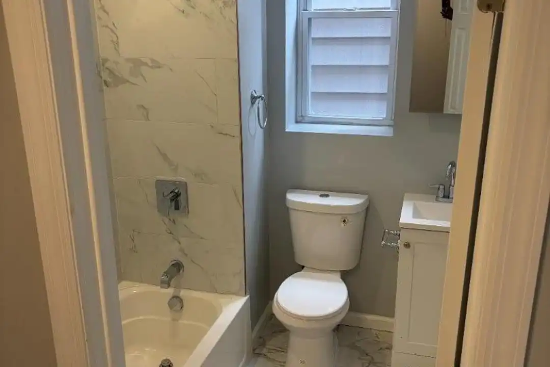 Apartment in Jersey City - View 2