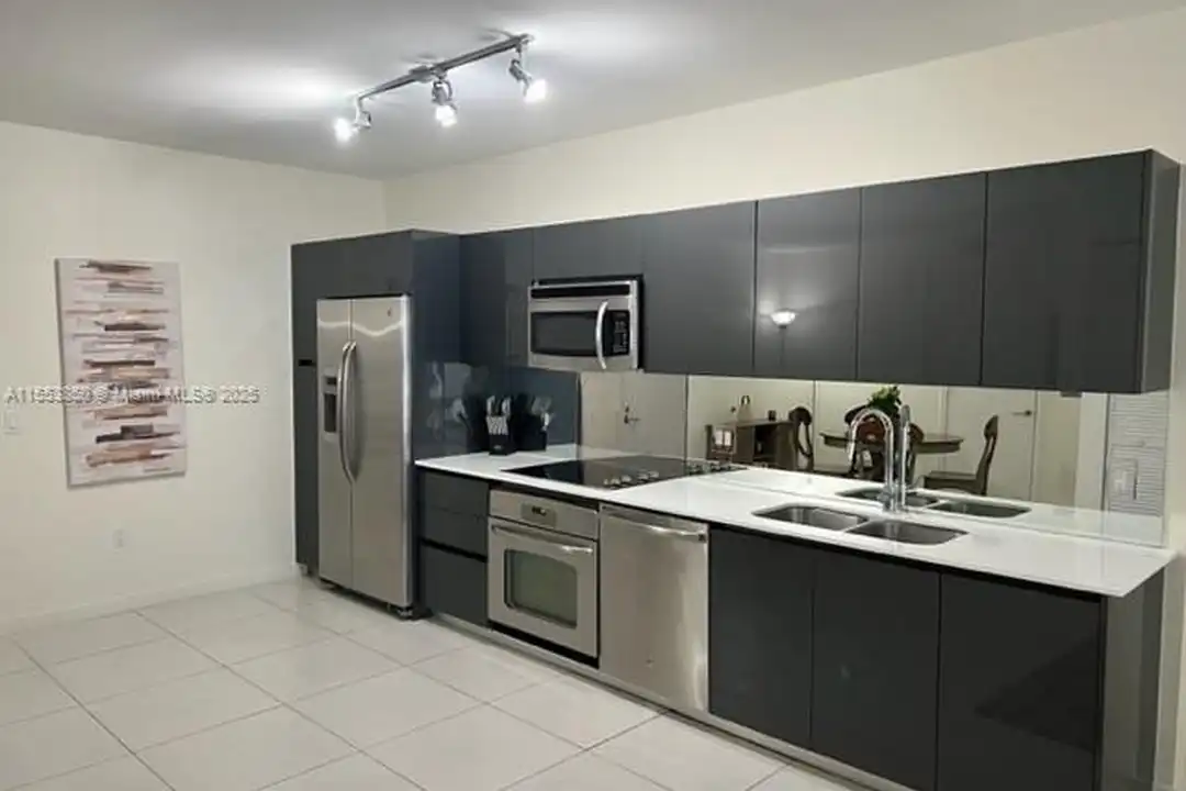 31 SE 6th St unit 1606 - View 4