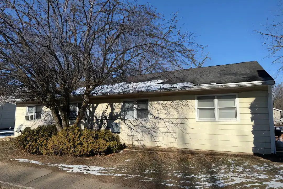 1729 Bancroft Ave unit 1C – photo 1 of 8