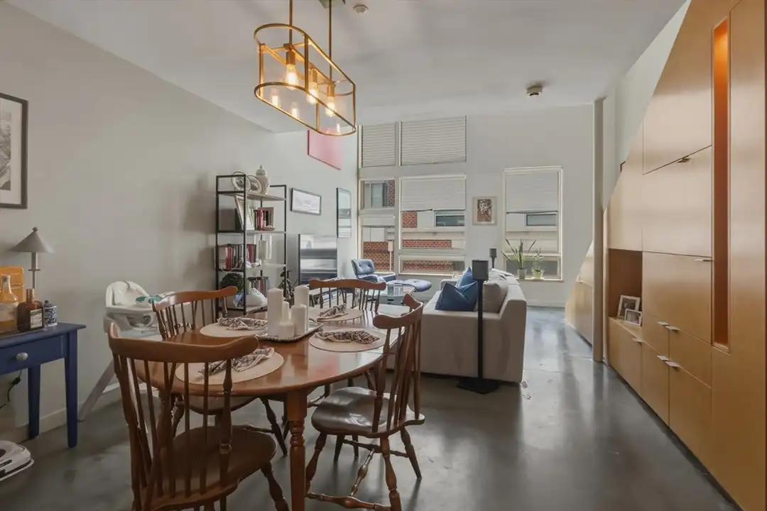 50 Athens St unit 2 – pohled 5