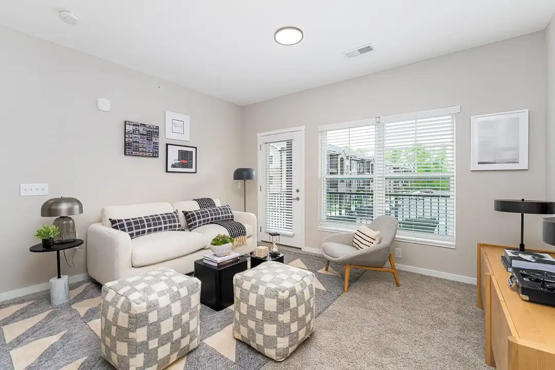 Apartment in Columbus, Franklin County - View 2
