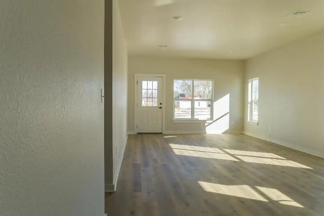 House in Olney Springs - View 3